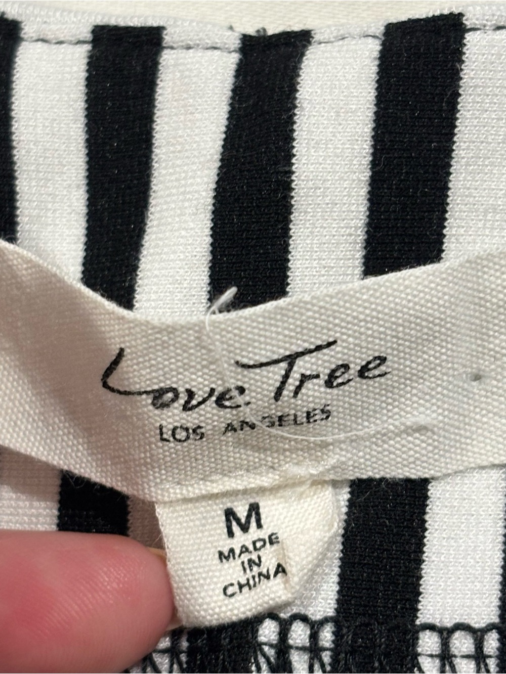 Love Tree Black and White Striped Scallop-Hem High-Waist Shorts - Picture 4 of 7